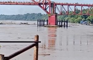 Dinas Perhubungan Pastikan Jembatan Merdeka Aman Dilalui Pasca Bagian Fender Jembatan Dihantam Kayu Rakit Milik KTA