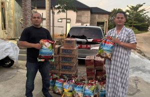 Ketua SMSI Murung Raya Berpartisipasi Salurkan Bantuan Sembako untuk Warga Puruk Cahu Seberang