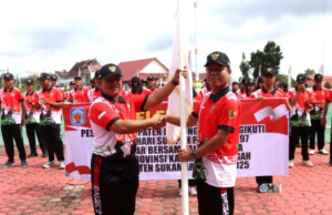 Asisten III Setda Mura Lepas Peserta Mengikuti Upacara Hari Sumpah Pemuda dan IBAB Tingkat Provinsi Kalteng