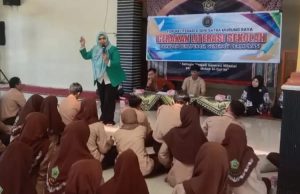 Forum Literasi Mura Ajak Pelajar MTsN Puruk Cahu Kembangkan Karakter dan Kreativitas Lewat Gerakan Literasi Sekolah